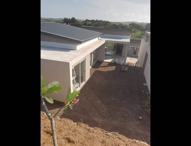 3 BEDROOM TOWNHOUSE FOR SALE IN PALM LAKES ESTATE